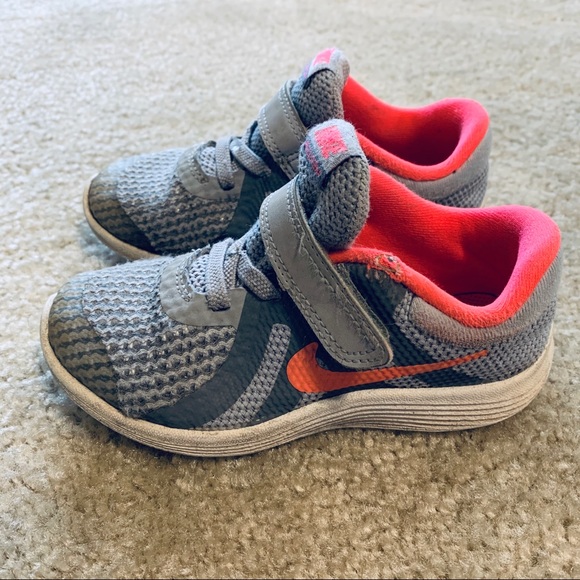 Toddler Sneakers 💕 - Picture 4 of 6